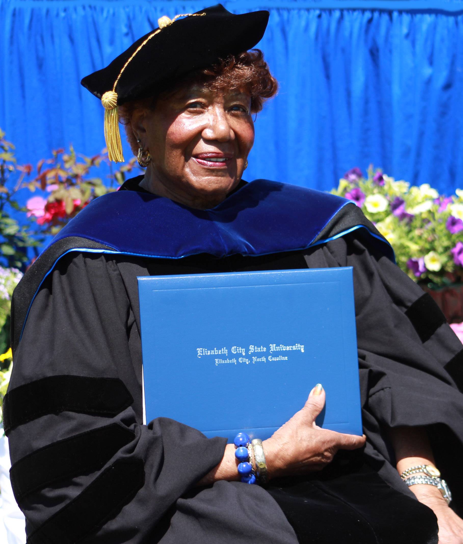 Alumna receives honorary doctorate